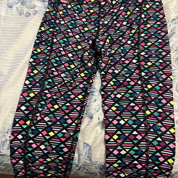 Victorias Secret Knockout Crop workout pants - Picture 4 of 6